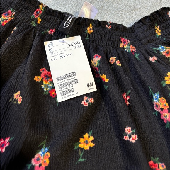 H&M Off Shoulder Floral Blouse - Picture 3 of 5